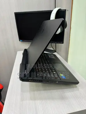 Ordinateur portable MSI Vector GP68 HX 13V 16GB Intel Core i7 SSD 1T