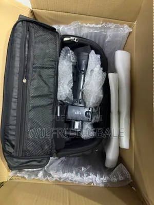 Caméra Professionnelle Sony Ax2000e Promo