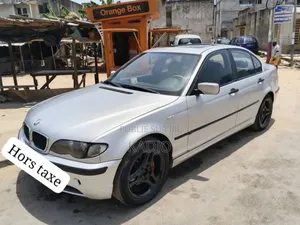 BMW 318i 2002 Blanc cassé
