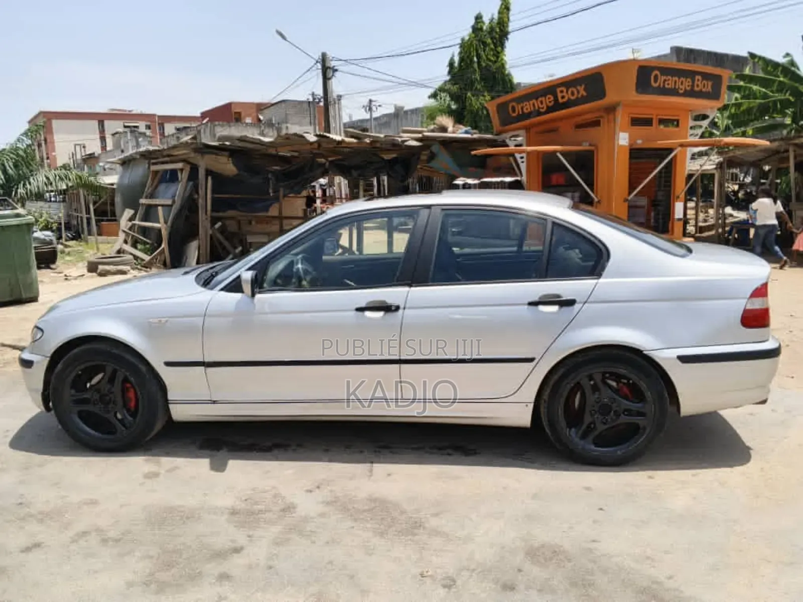 BMW 318i 2002 Blanc cassé