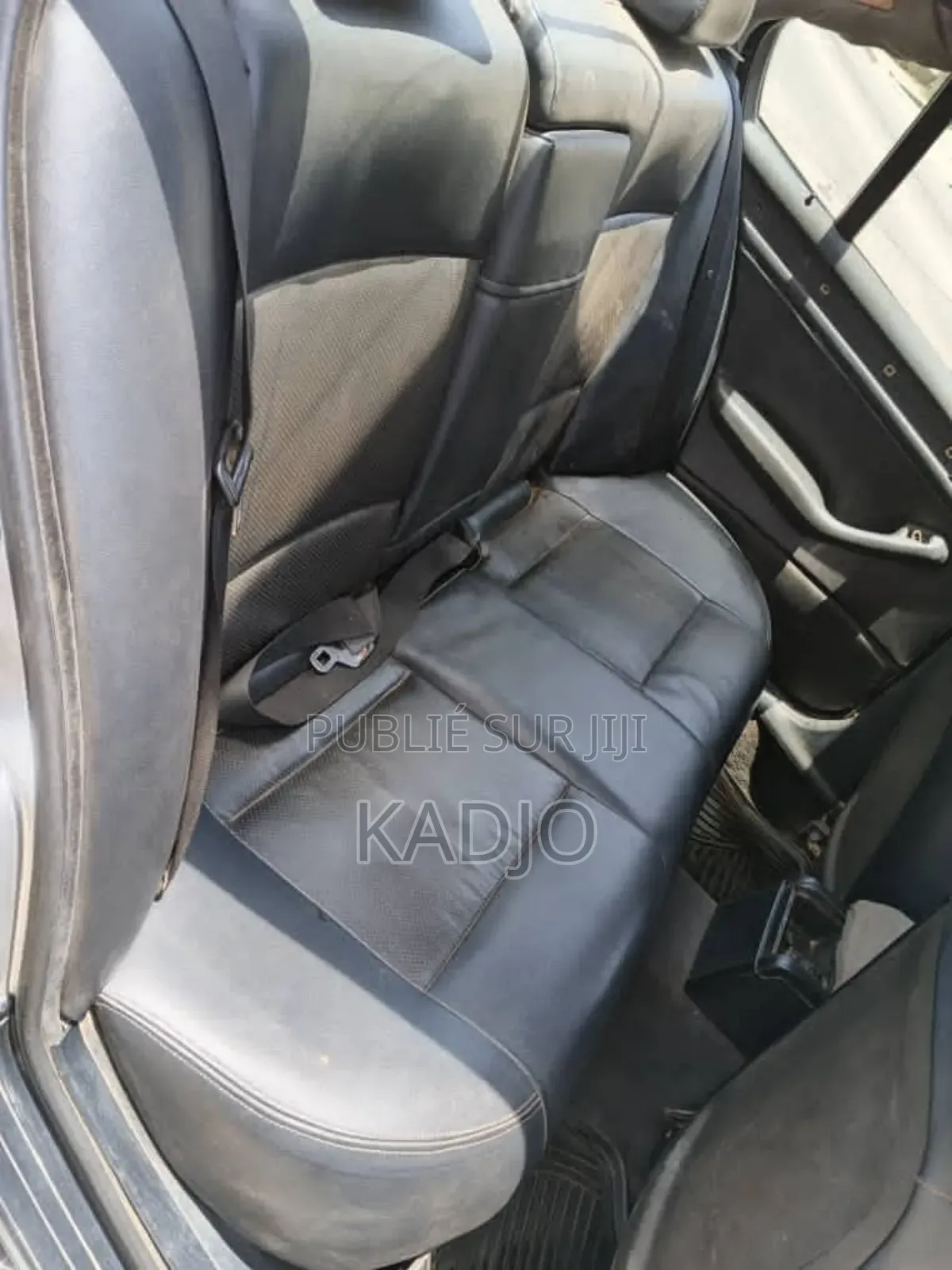 BMW 318i 2002 Blanc cassé