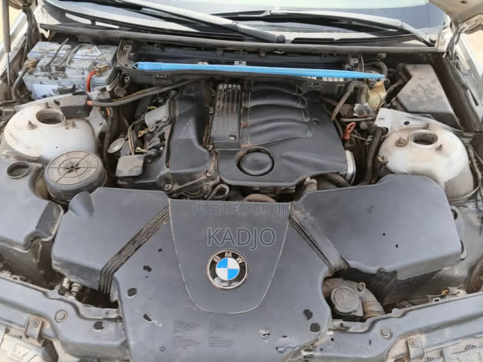 BMW 318i 2002 Blanc cassé