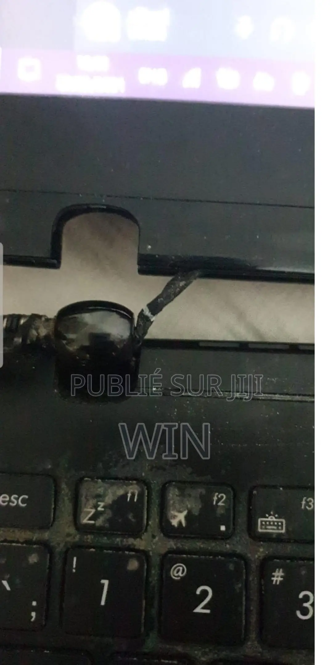 Reparation De Charnière Cassé d'Ordinateur Portable