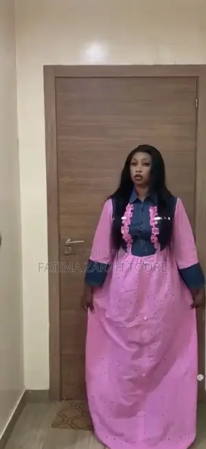 Robe Dentelle Sénégalaise