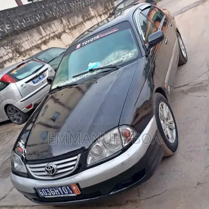 Toyota Avensis 2002 Noir