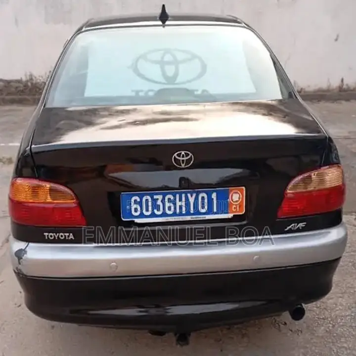 Toyota Avensis 2002 Noir