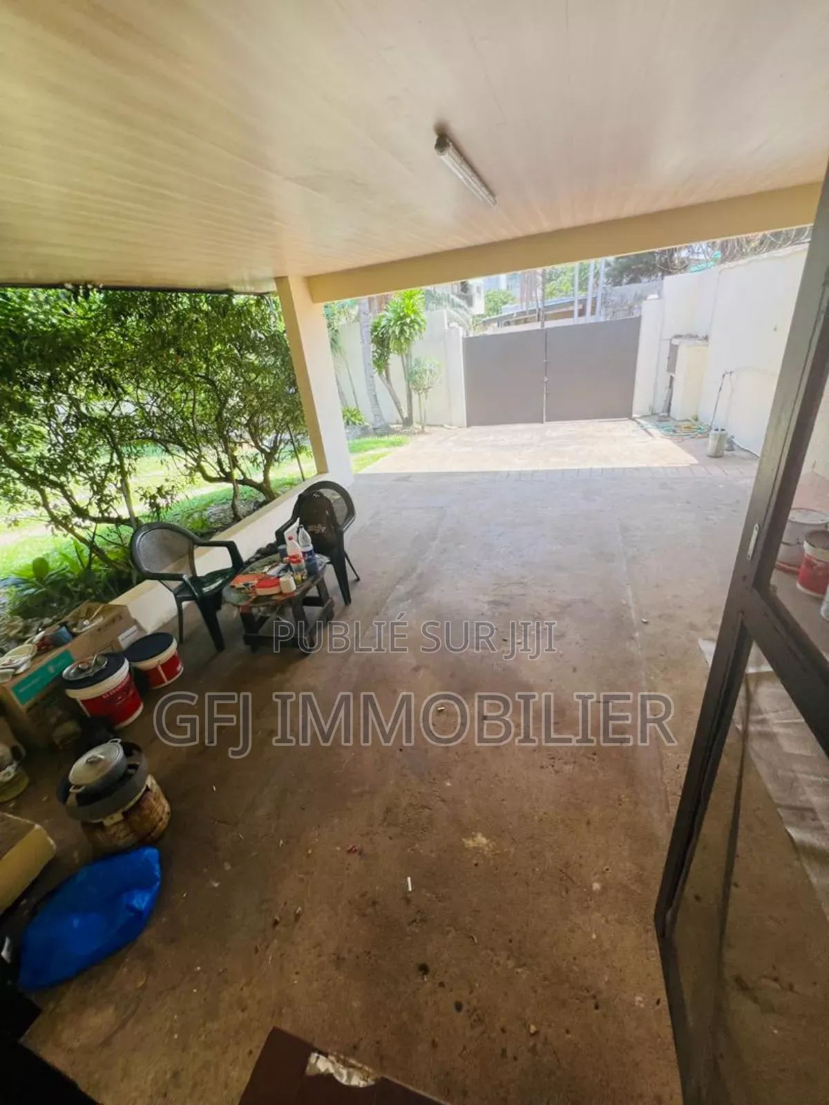 5chbre Villa dans Francis Gweh, Cocody à Vendre