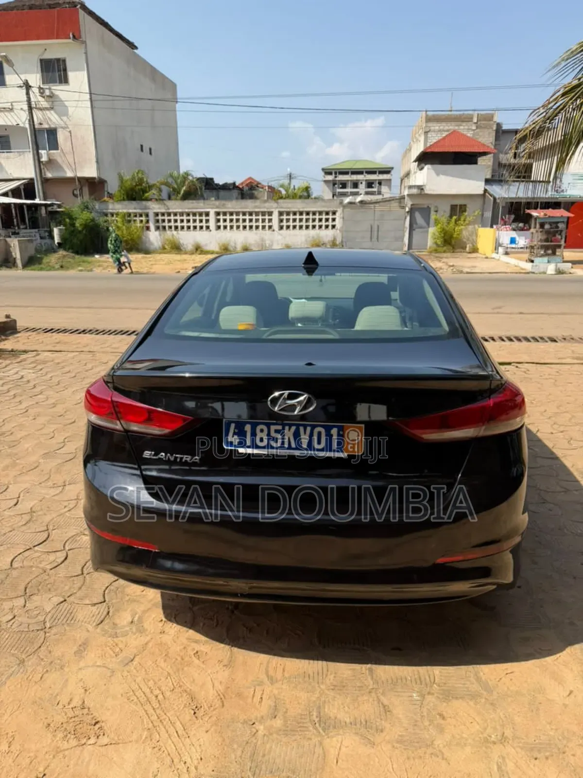 Hyundai Elantra 2017 Noir Mat