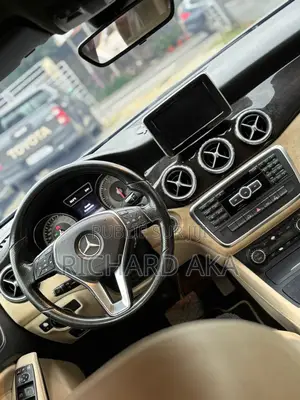 Mercedes-Benz GLA 250 2019 Gris