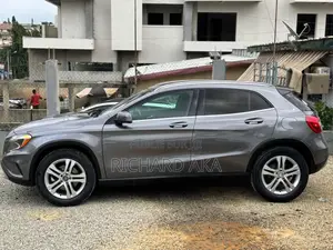 Mercedes-Benz GLA 250 2019 Gris