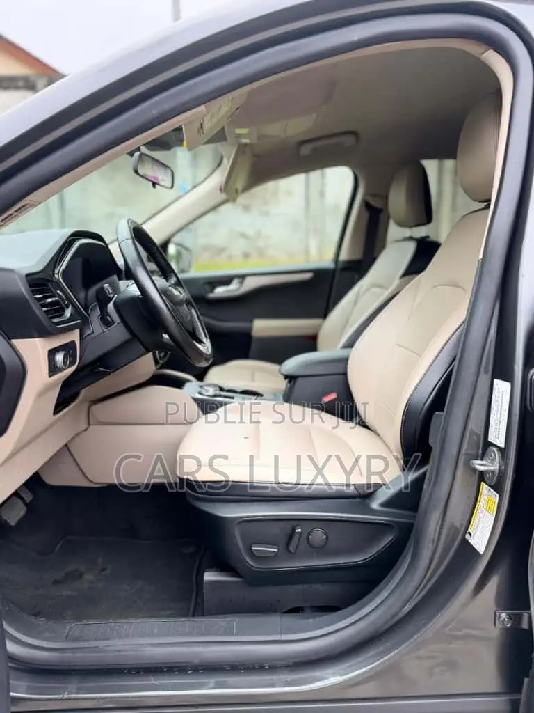 Ford Escape SE 2021 Gris
