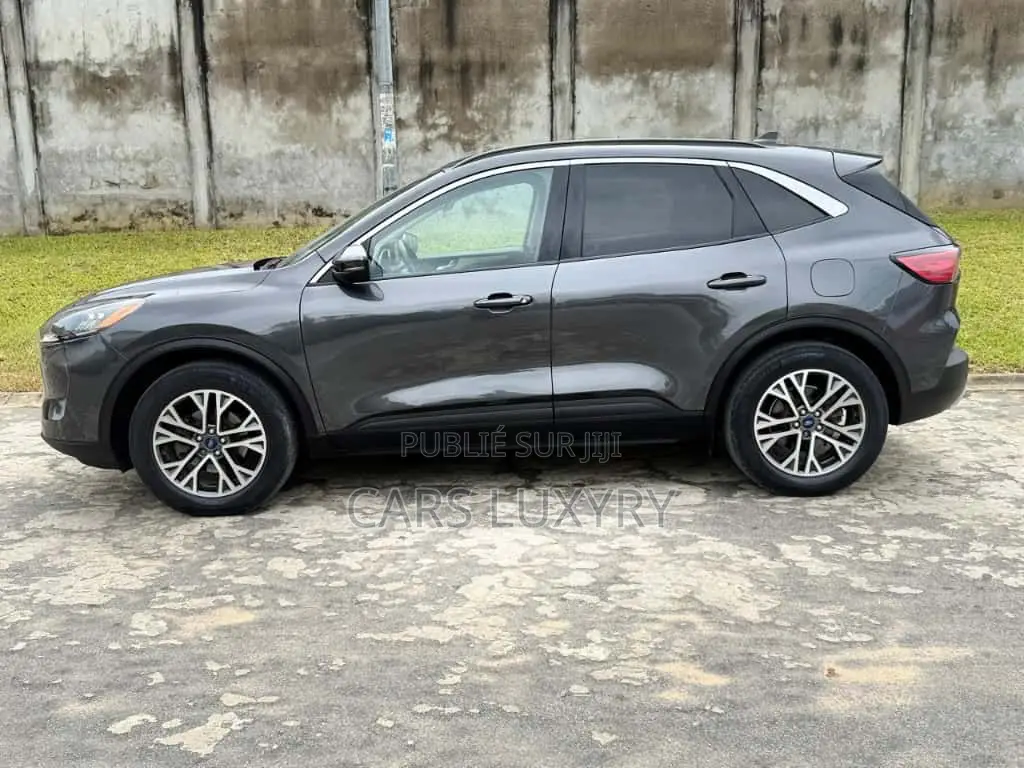 Ford Escape SE 2021 Gris