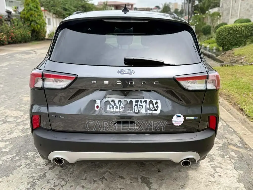 Ford Escape SE 2021 Gris