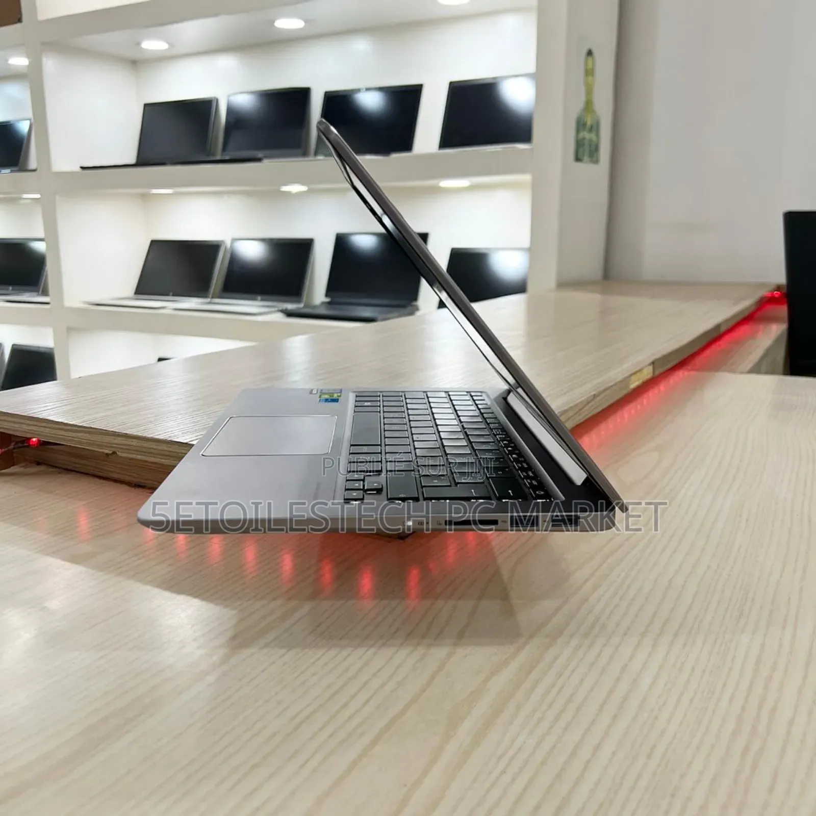 Nouveau Asus ZenBook 3 Deluxe UX490UA 8GB Intel Core i7 SSD 1T