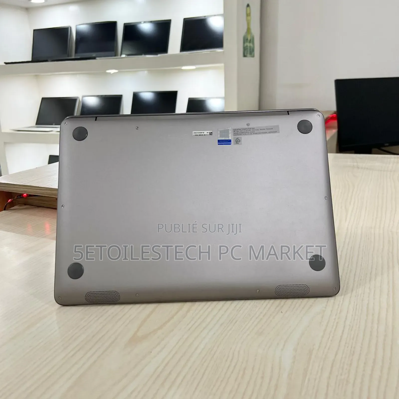 Nouveau Asus ZenBook 3 Deluxe UX490UA 8GB Intel Core i7 SSD 1T