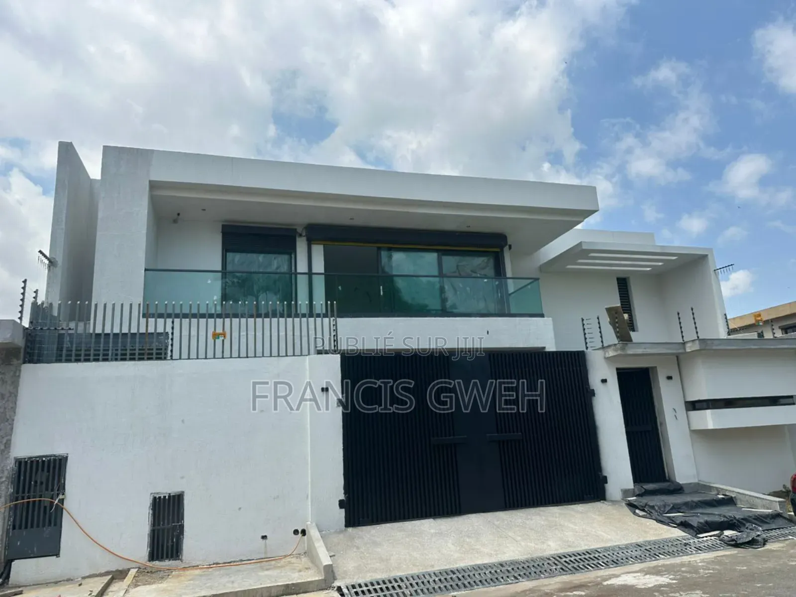 4chbre Duplex Dans Francis Gweh, Cocody À Vendre