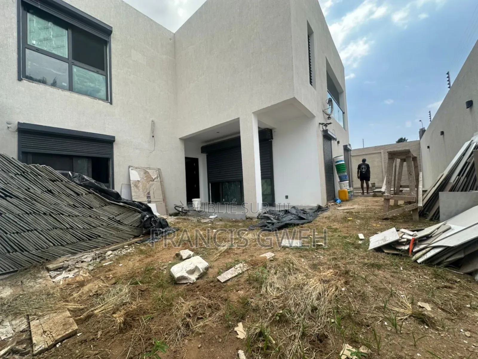 4chbre Duplex Dans Francis Gweh, Cocody À Vendre