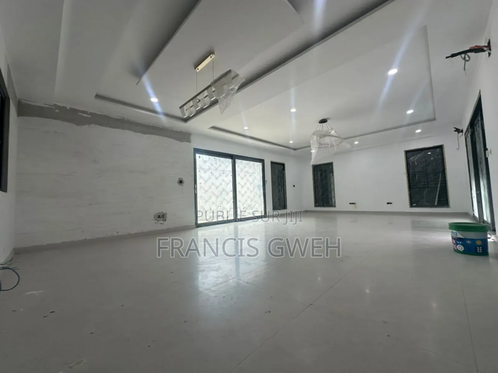 4chbre Duplex Dans Francis Gweh, Cocody À Vendre