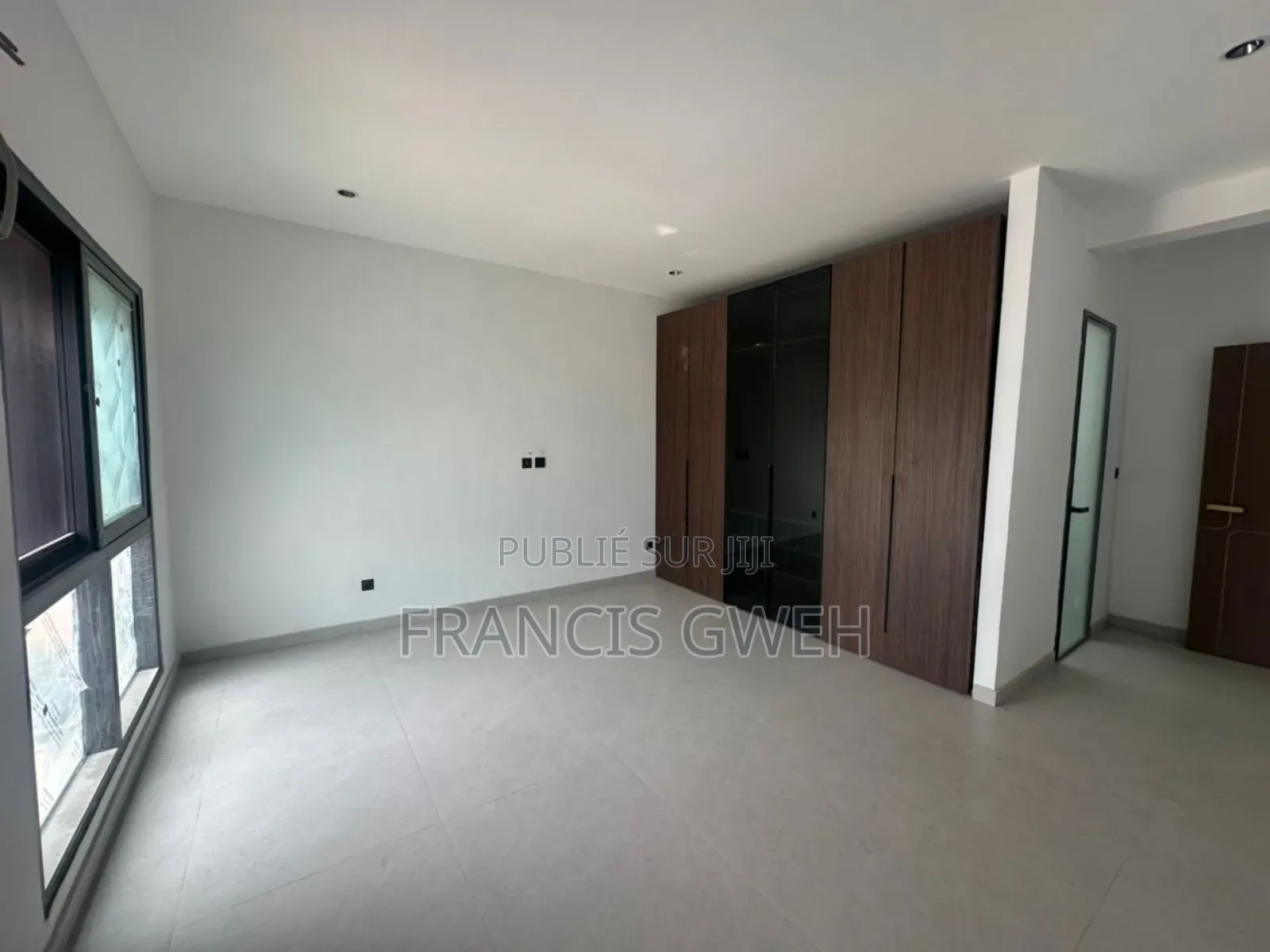 4chbre Duplex Dans Francis Gweh, Cocody À Vendre