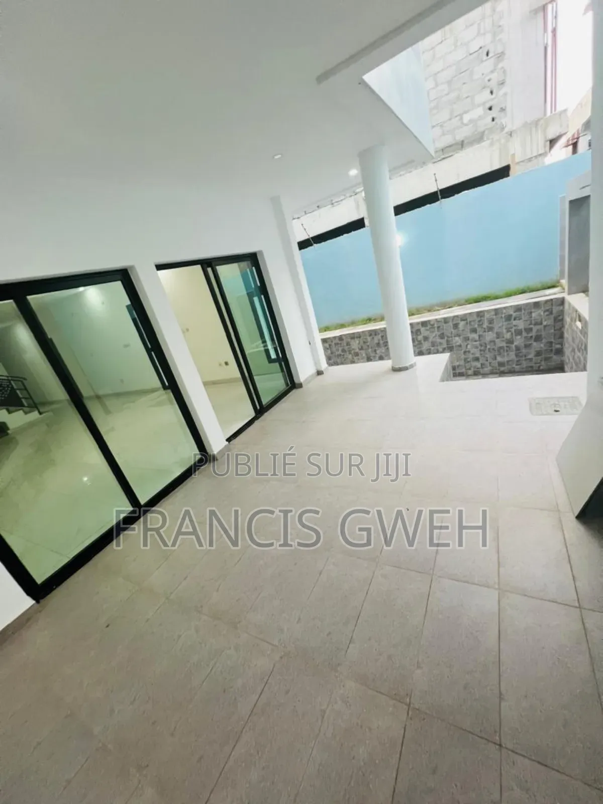 4chbre Duplex dans Francis Gweh, Cocody à Vendre