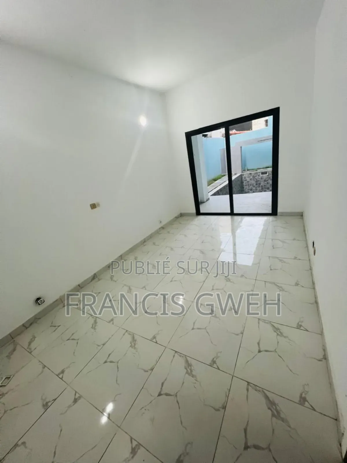 4chbre Duplex dans Francis Gweh, Cocody à Vendre