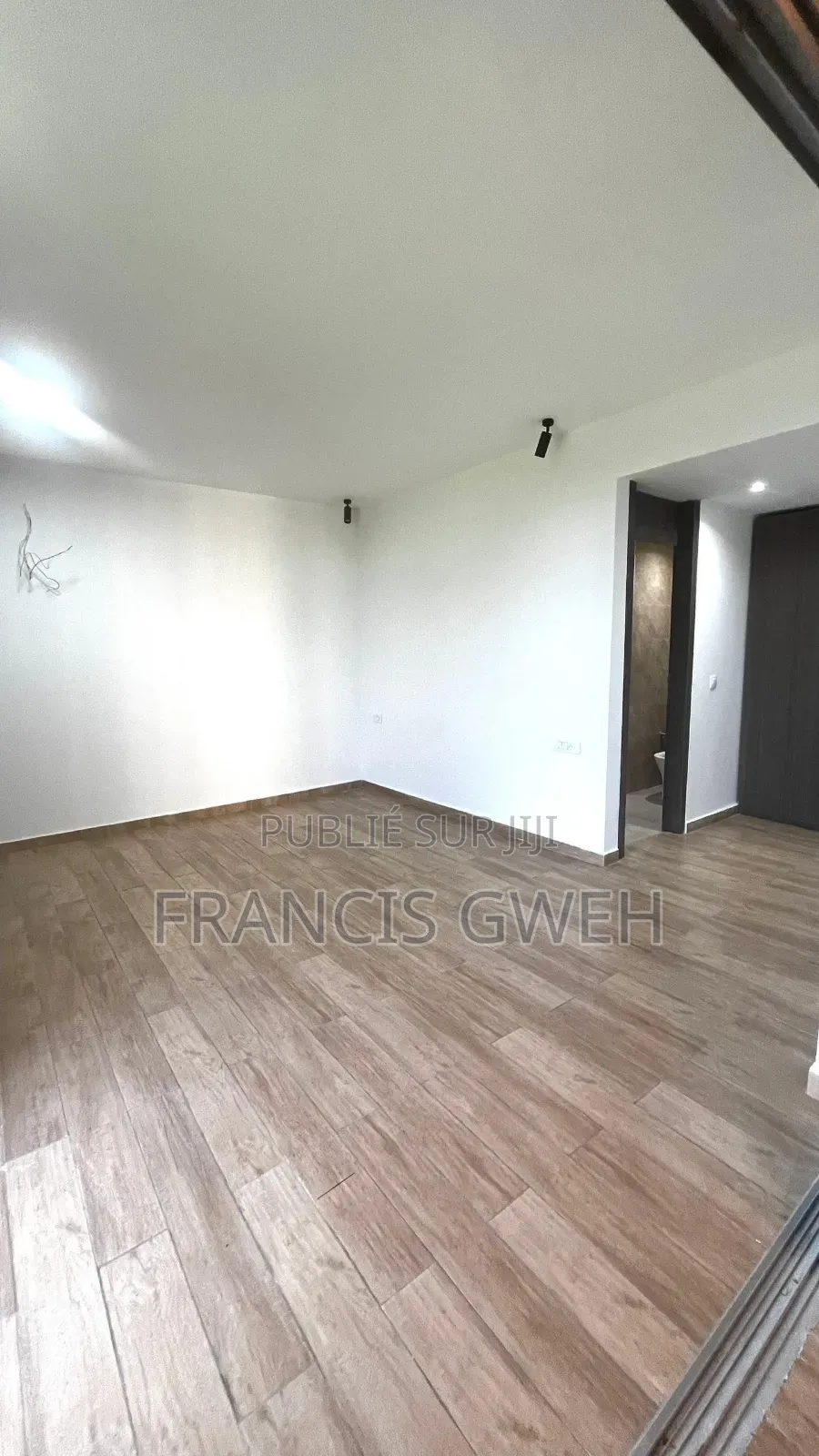 3chbre Appartement dans Francis Gweh, Cocody à Louer