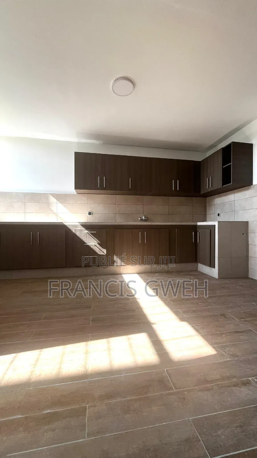 3chbre Appartement dans Francis Gweh, Cocody à Louer
