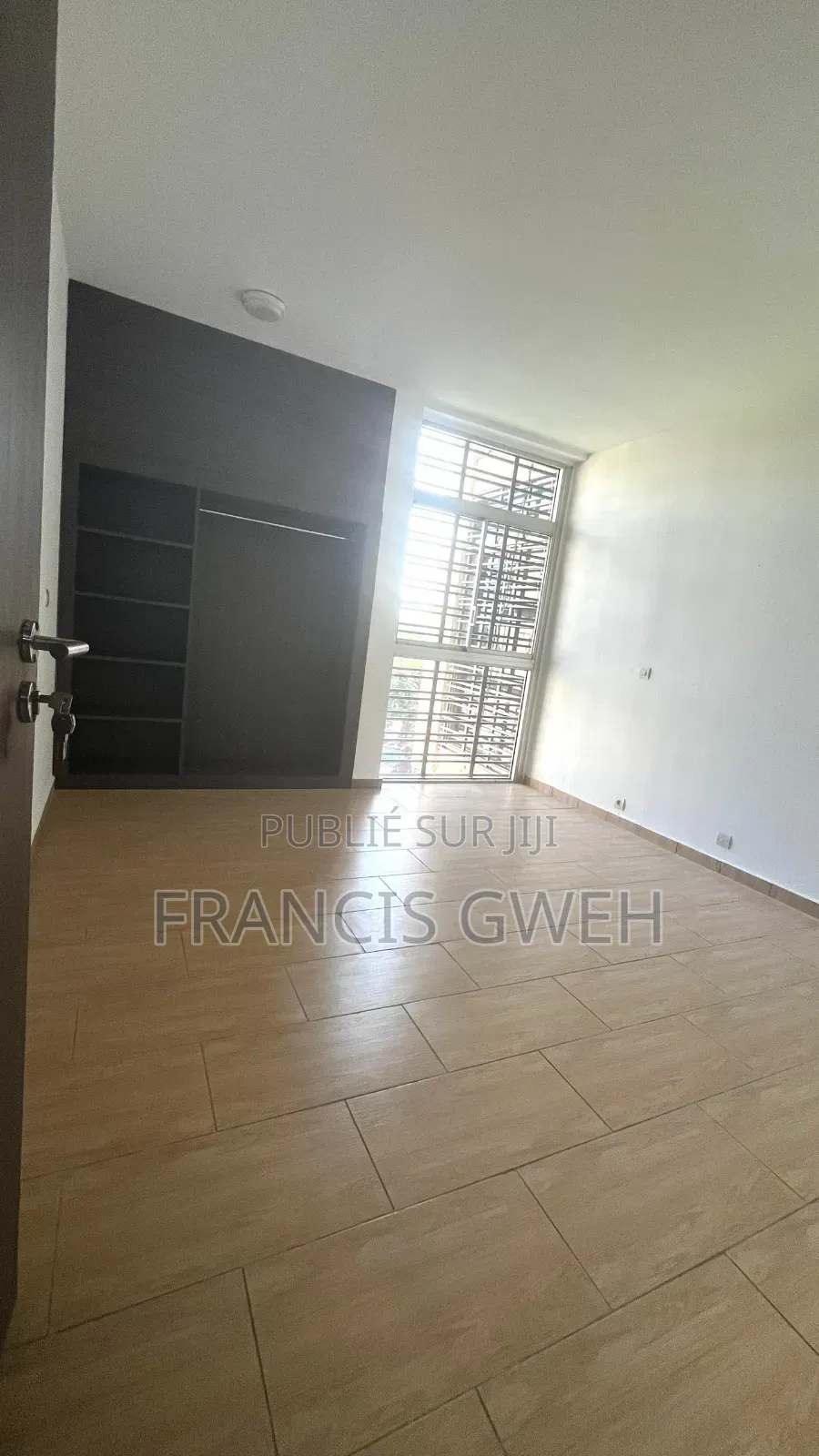 3chbre Appartement dans Francis Gweh, Cocody à Louer