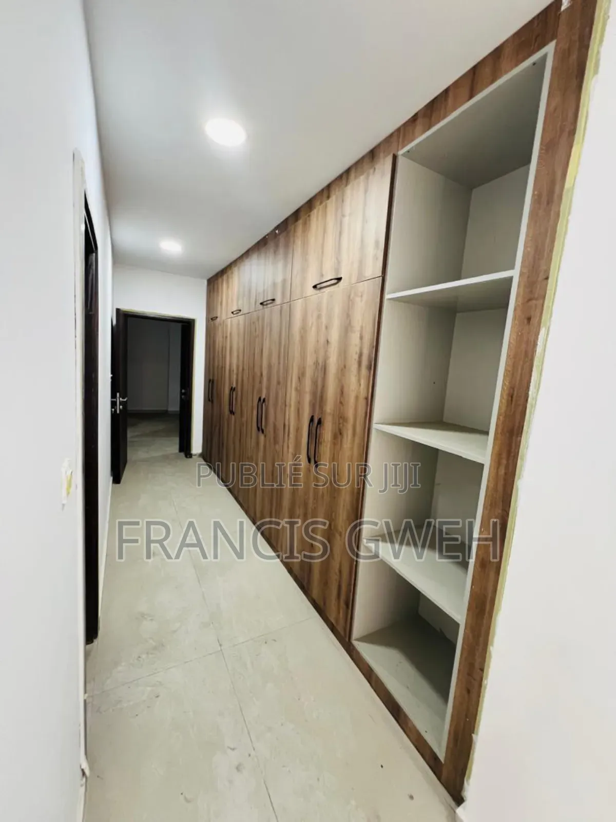 4chbre Appartement dans Francis Gweh, Cocody à Louer