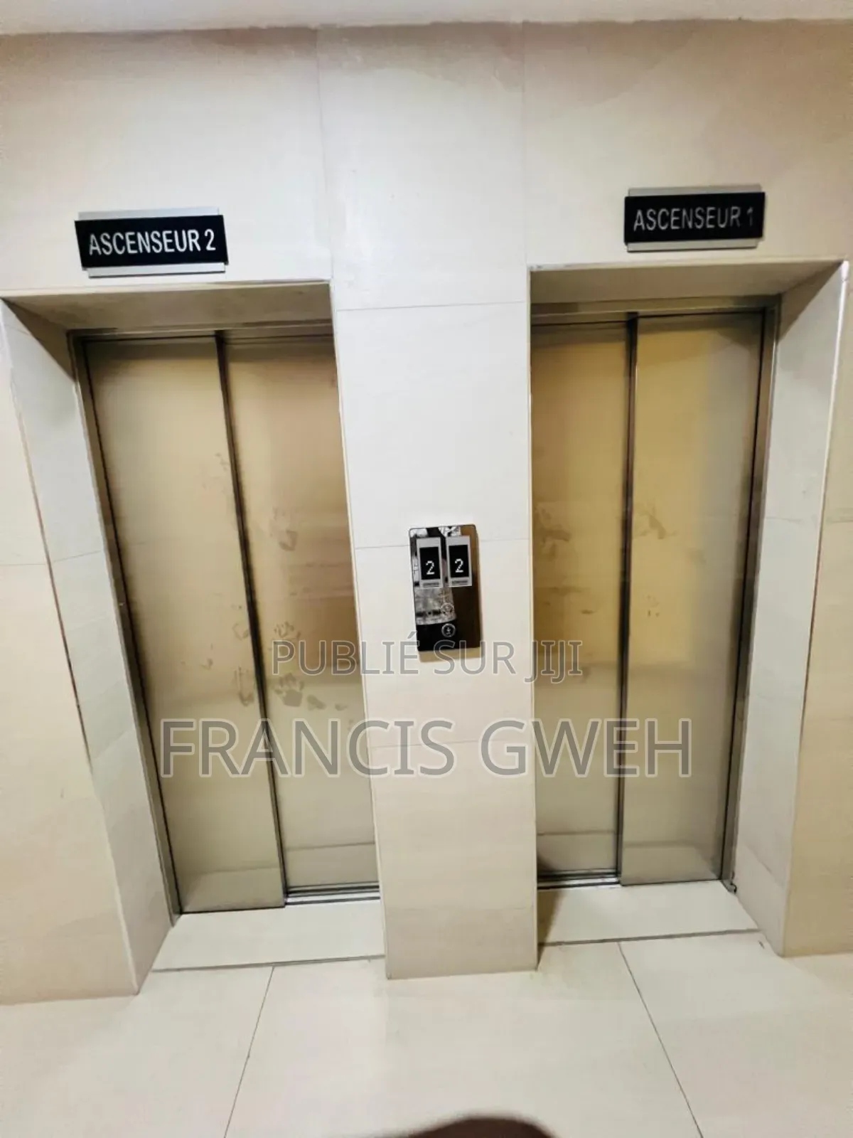 4chbre Appartement dans Francis Gweh, Cocody à Louer