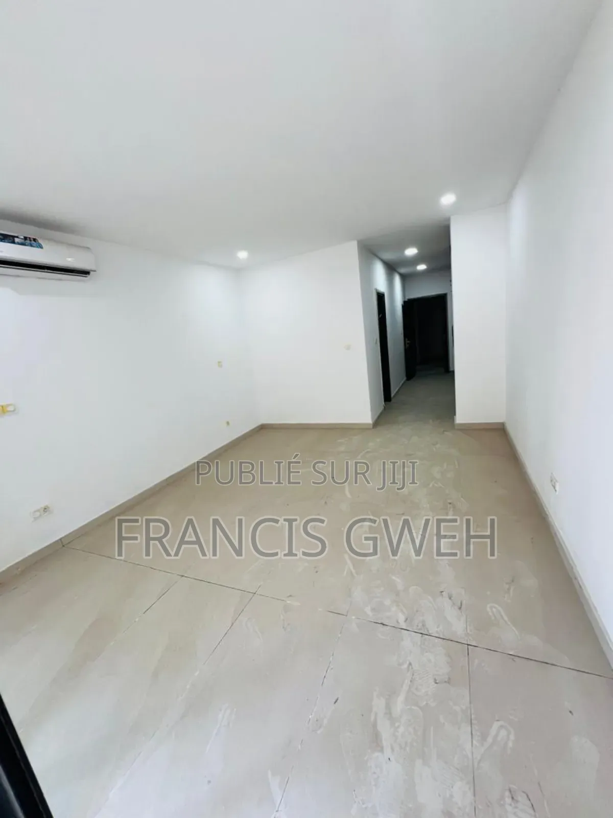 4chbre Appartement dans Francis Gweh, Cocody à Louer