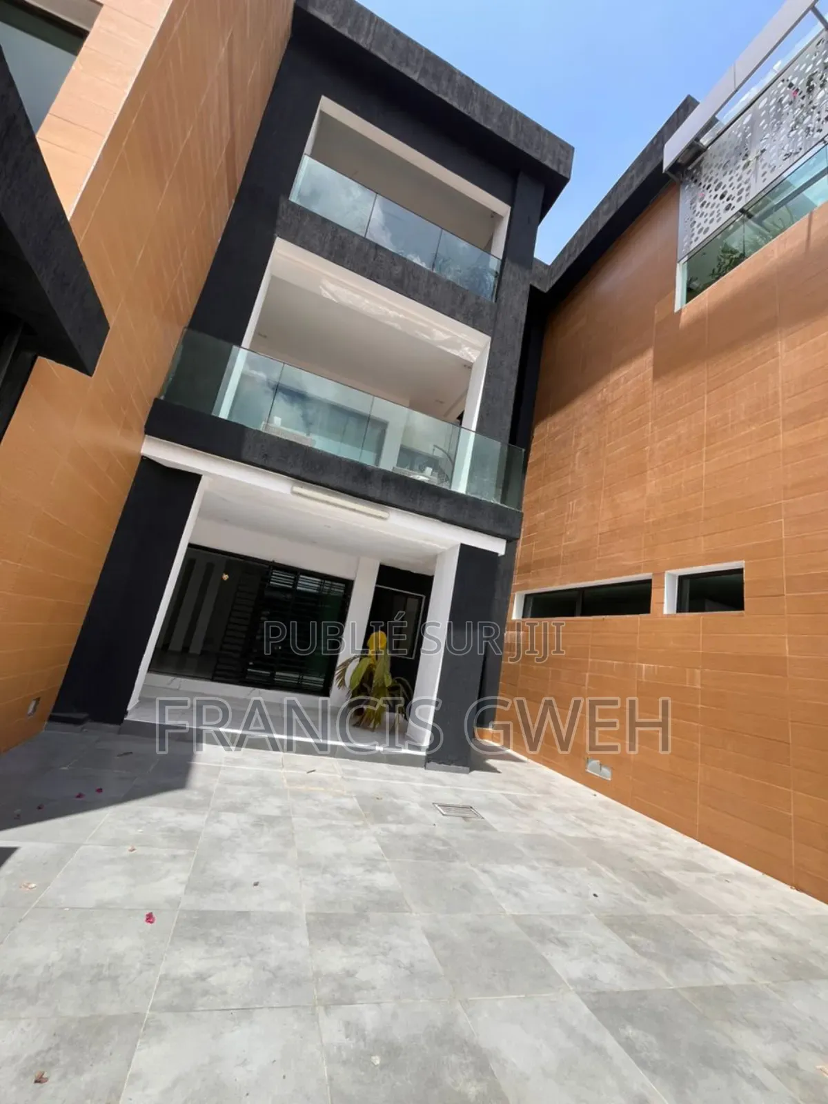 2chbre Appartement dans Francis Gweh, Cocody à Louer