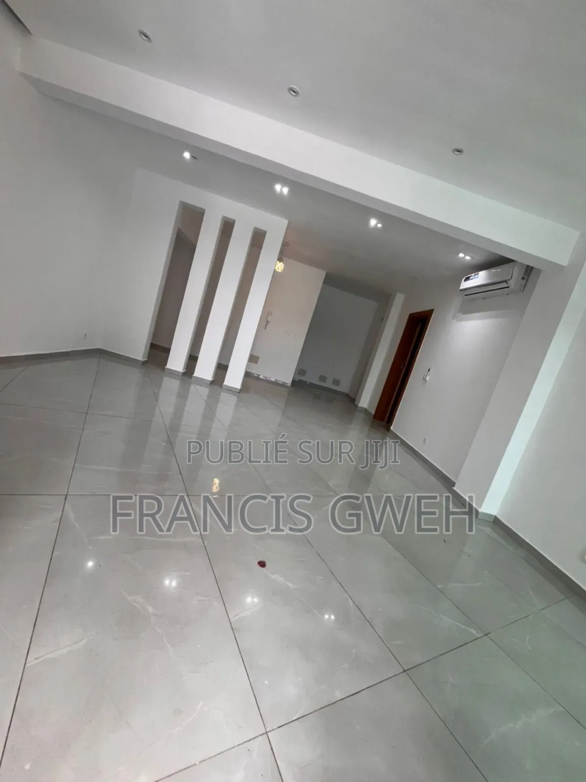 2chbre Appartement dans Francis Gweh, Cocody à Louer
