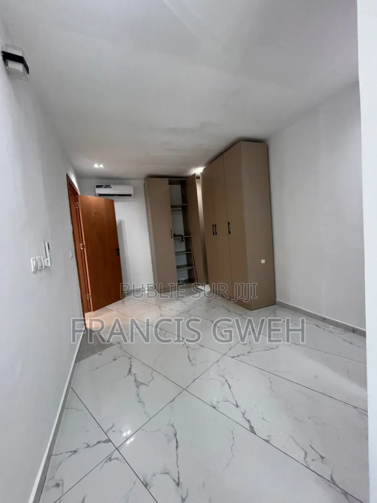 2chbre Appartement dans Francis Gweh, Cocody à Louer