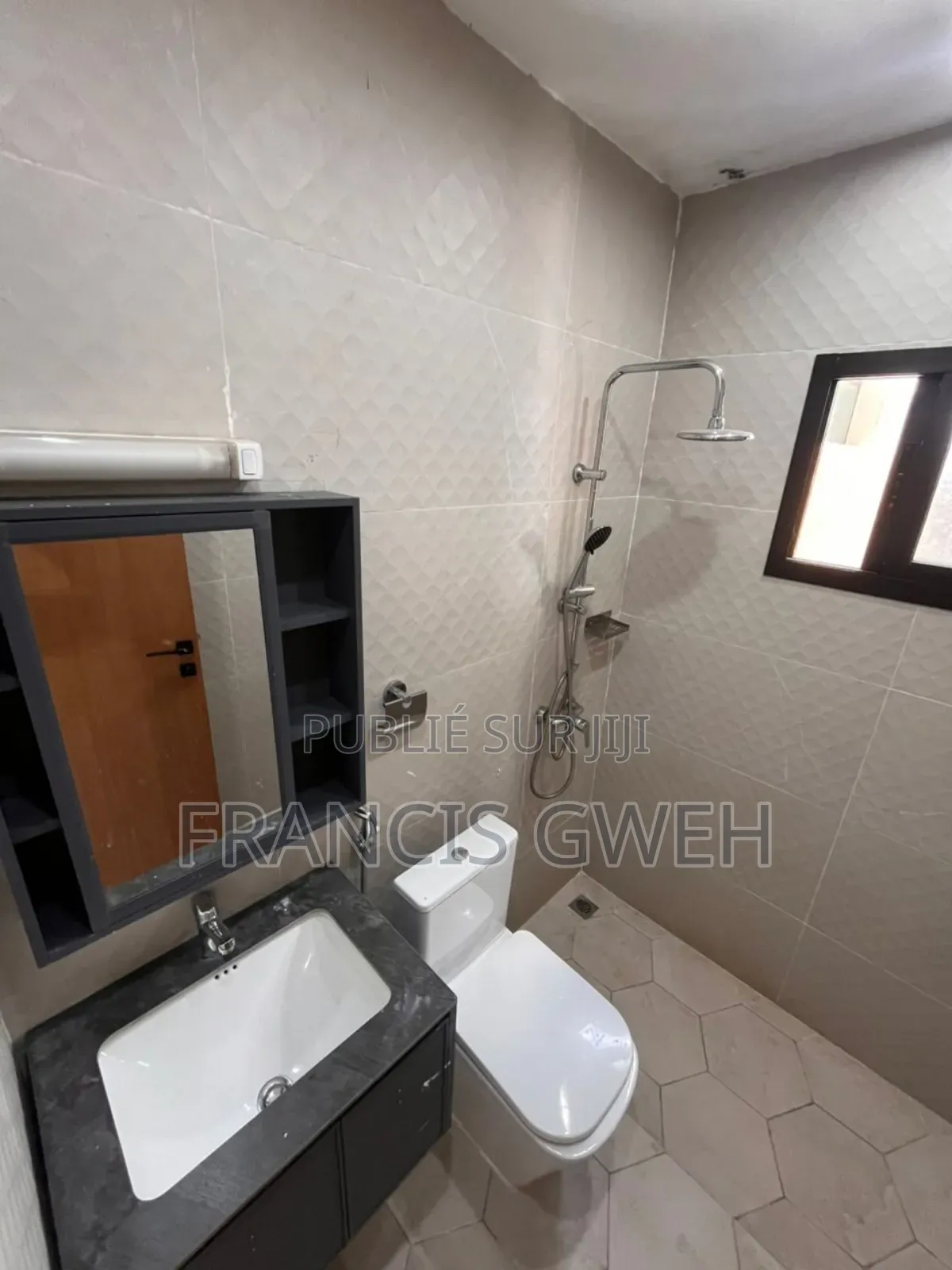 2chbre Appartement dans Francis Gweh, Cocody à Louer