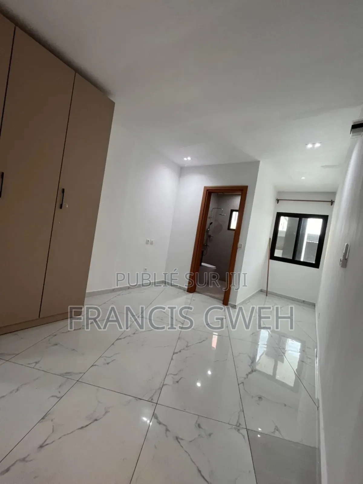 2chbre Appartement dans Francis Gweh, Cocody à Louer