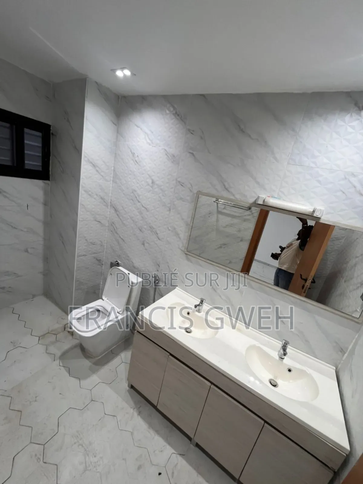 2chbre Appartement dans Francis Gweh, Cocody à Louer