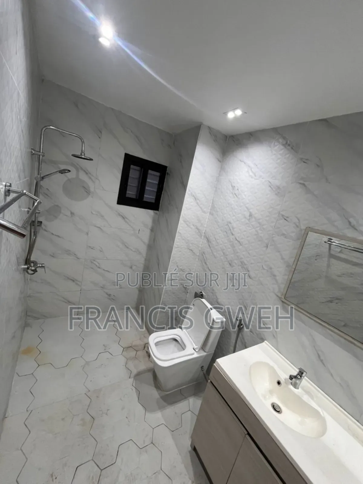 2chbre Appartement dans Francis Gweh, Cocody à Louer