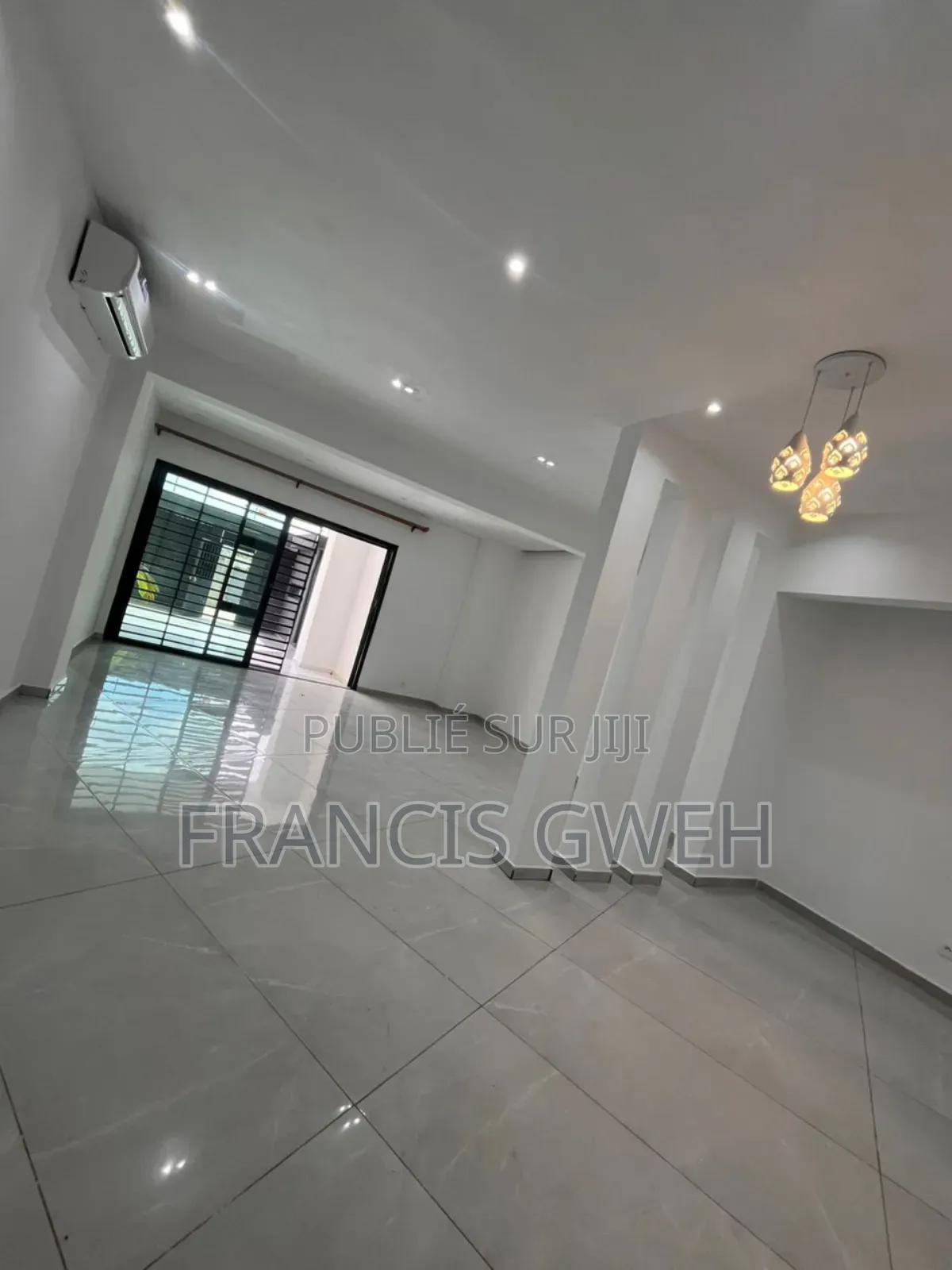 2chbre Appartement dans Francis Gweh, Cocody à Louer