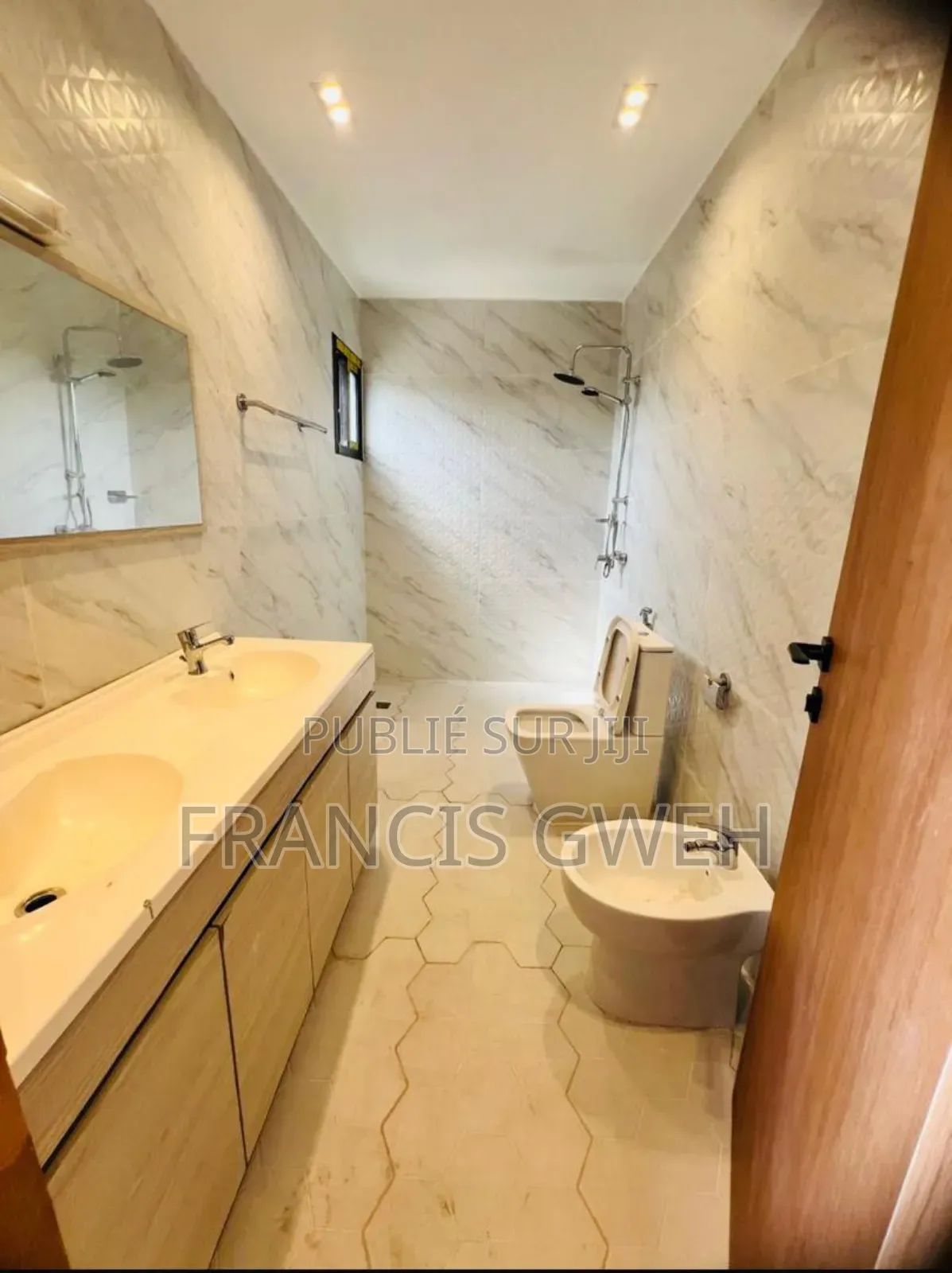 4chbre Duplex dans Francis Gweh, Cocody à Vendre