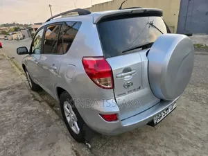 Toyota RAV4 4x4 2007 Gris