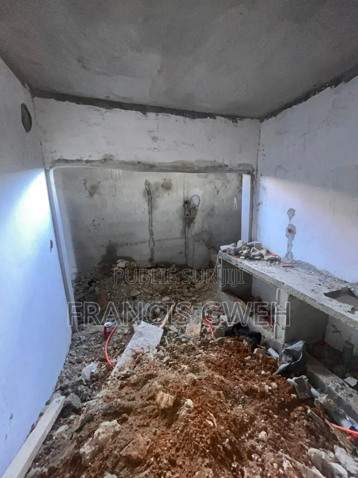 4chbre Duplex Dans Francis Gweh, Cocody À Vendre