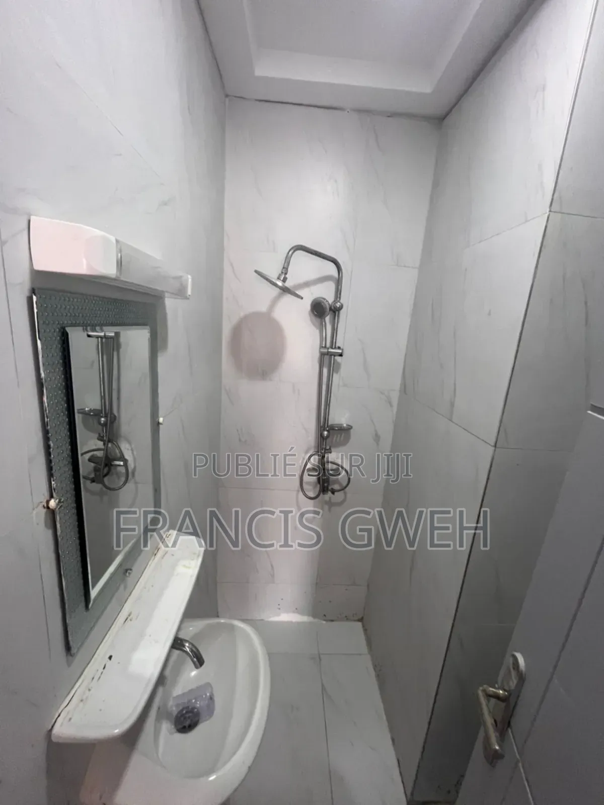 3chbre Duplex dans Francis Gweh, Cocody à Vendre