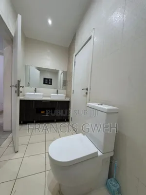 3chbre Villa dans Francis Gweh, Cocody à Vendre