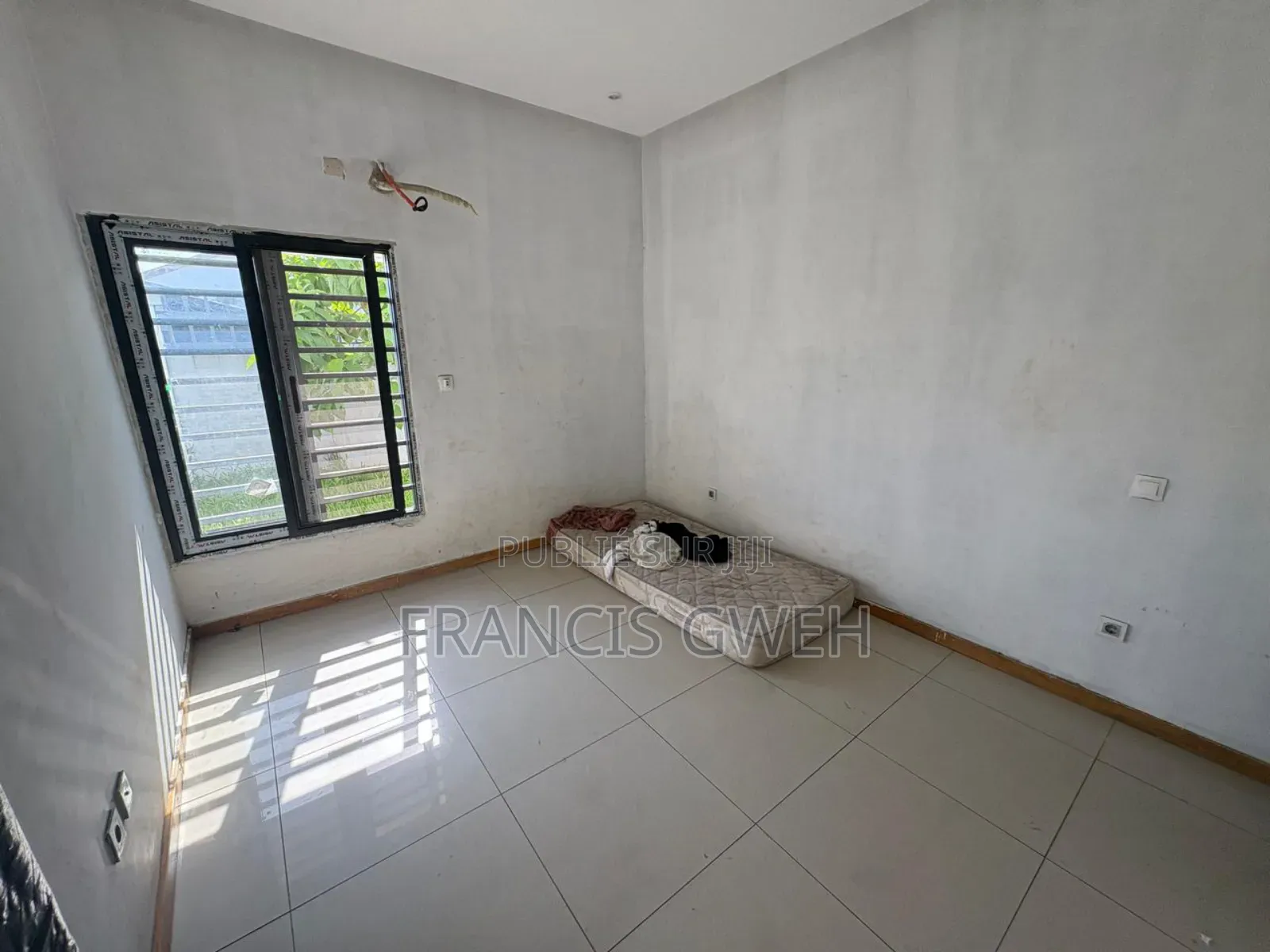 3chbre Villa dans Francis Gweh, Cocody à Vendre