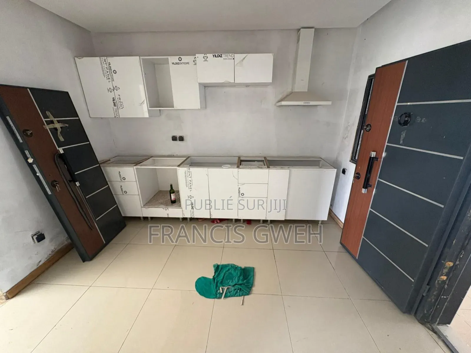 3chbre Villa dans Francis Gweh, Cocody à Vendre