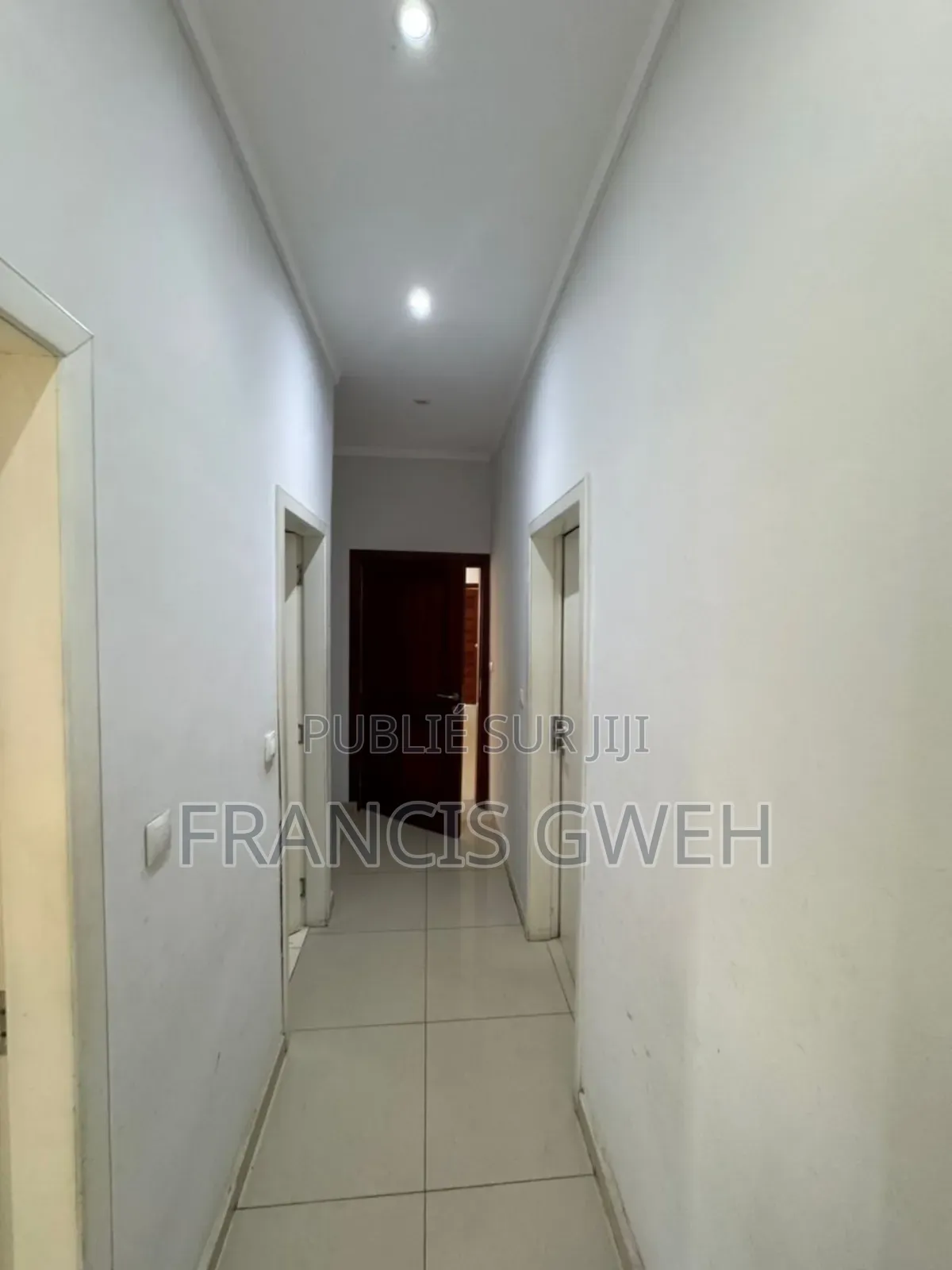 3chbre Villa dans Francis Gweh, Cocody à Vendre