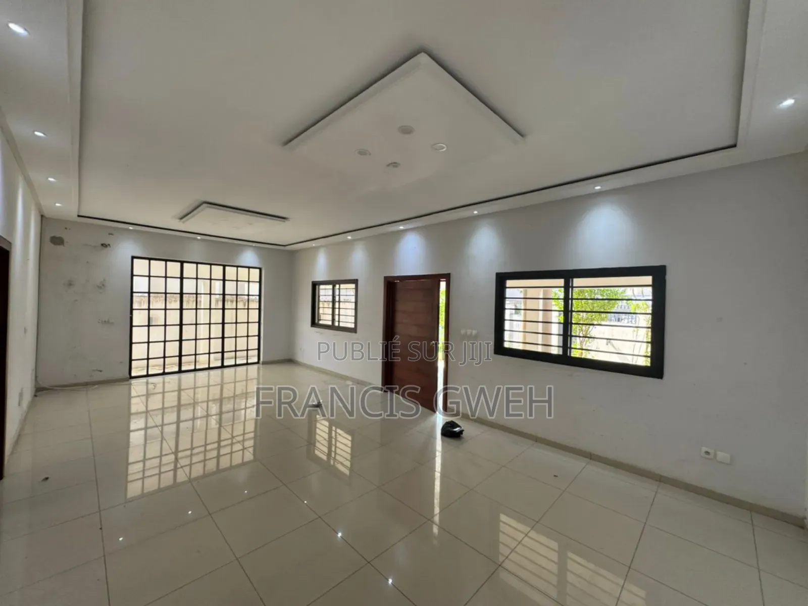 3chbre Duplex dans Francis Gweh, Cocody à Vendre