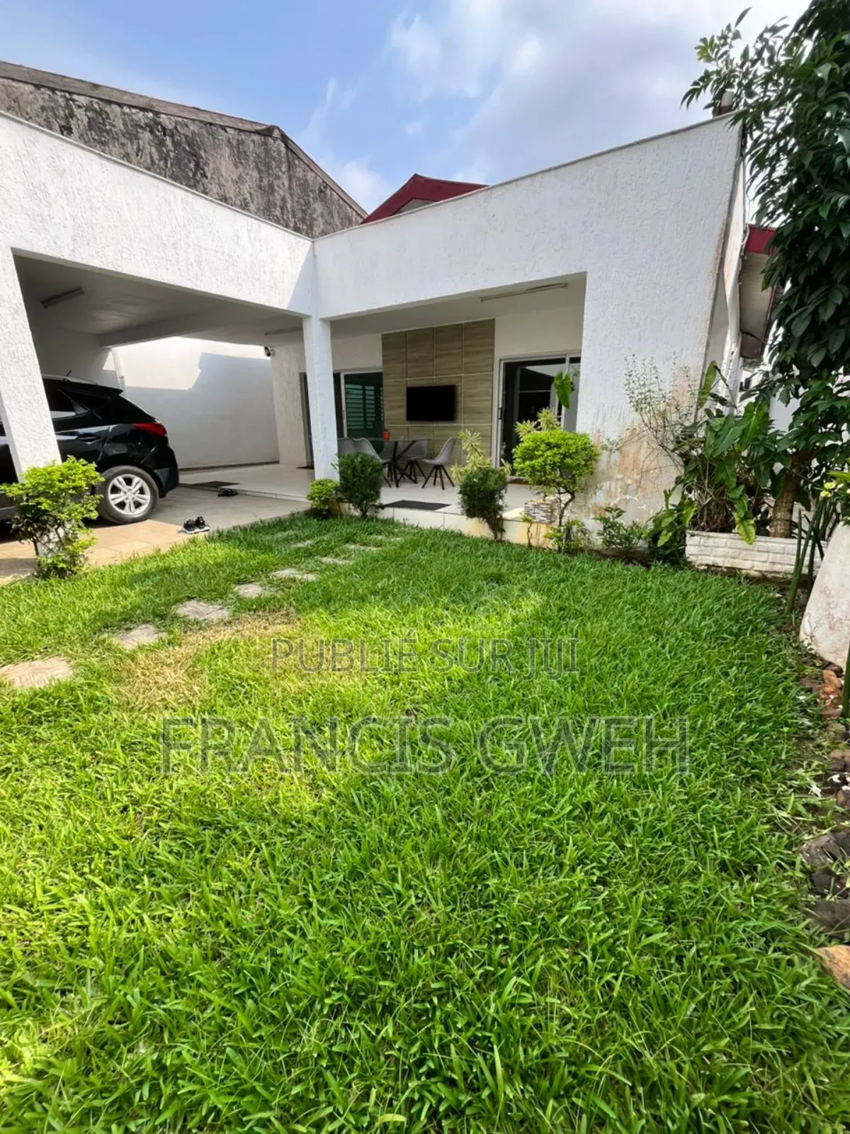 4chbre Villa dans Francis Gweh, Cocody à Louer