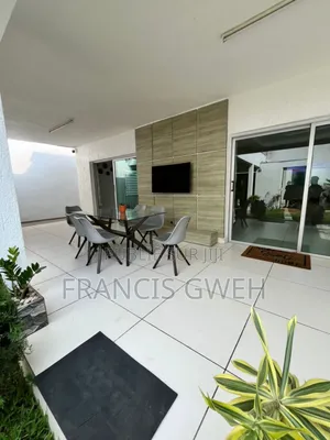 4chbre Villa dans Francis Gweh, Cocody à Louer